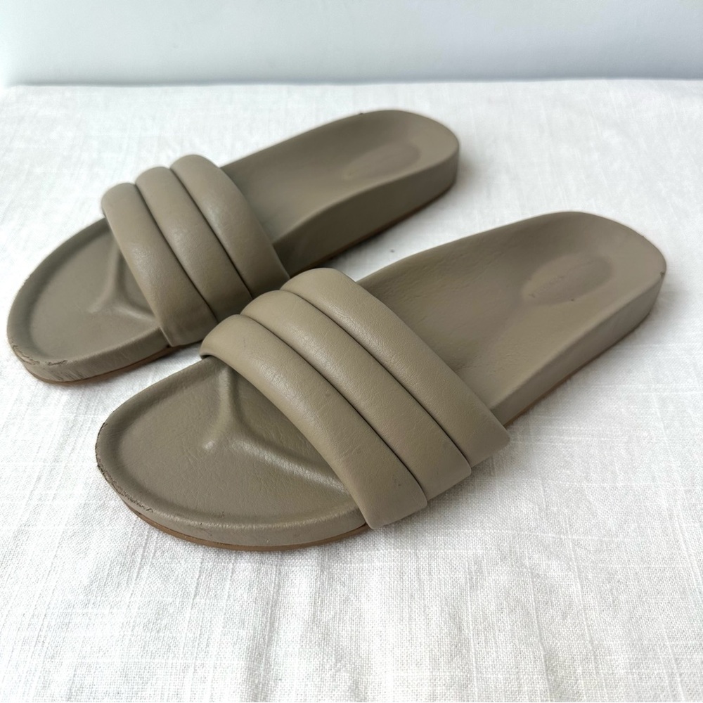 SOLD Beatrice Valenzuela Tan Sandals